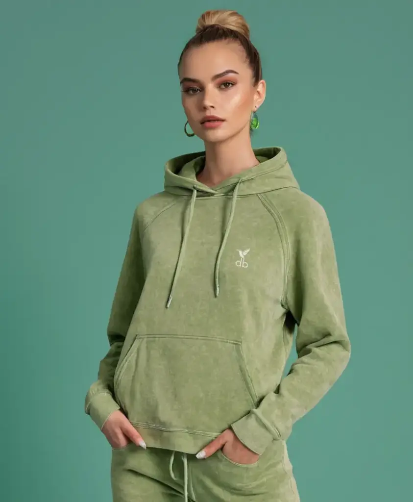 SUDADERA VERDE OLIVO CON MINERAL WASH