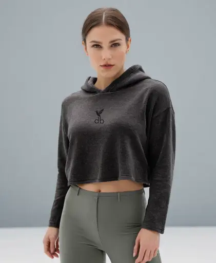 CROP TOP MINERAL WASH NEGRO